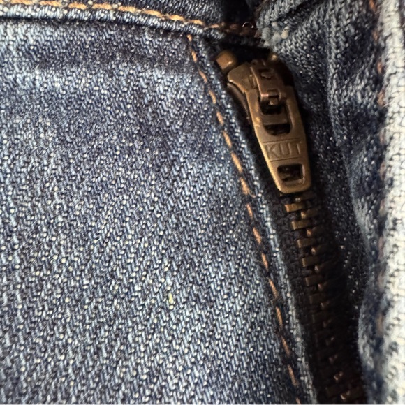 Kut From The Kloth “Catherine” Boyfriend Jeans in a classic medium blue wash. - Picture 4 of 13